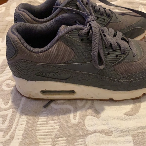 Nike Air Max 90 Gray Snake Skin Python Sneakers - Picture 7 of 11